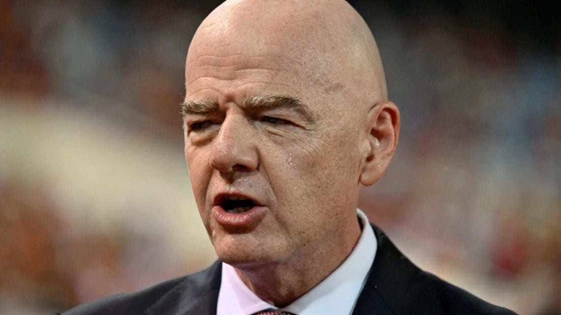 Francia le soltó la mano a Infantino y ahora le pide que se vaya a su casa