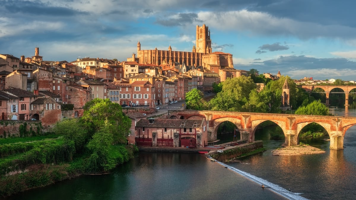 Albi, la capital del ladrillo rojo en el valle del Tarn: patrimonio UNESCO, catedral única y el mayor acervo de Toulouse-Lautrec