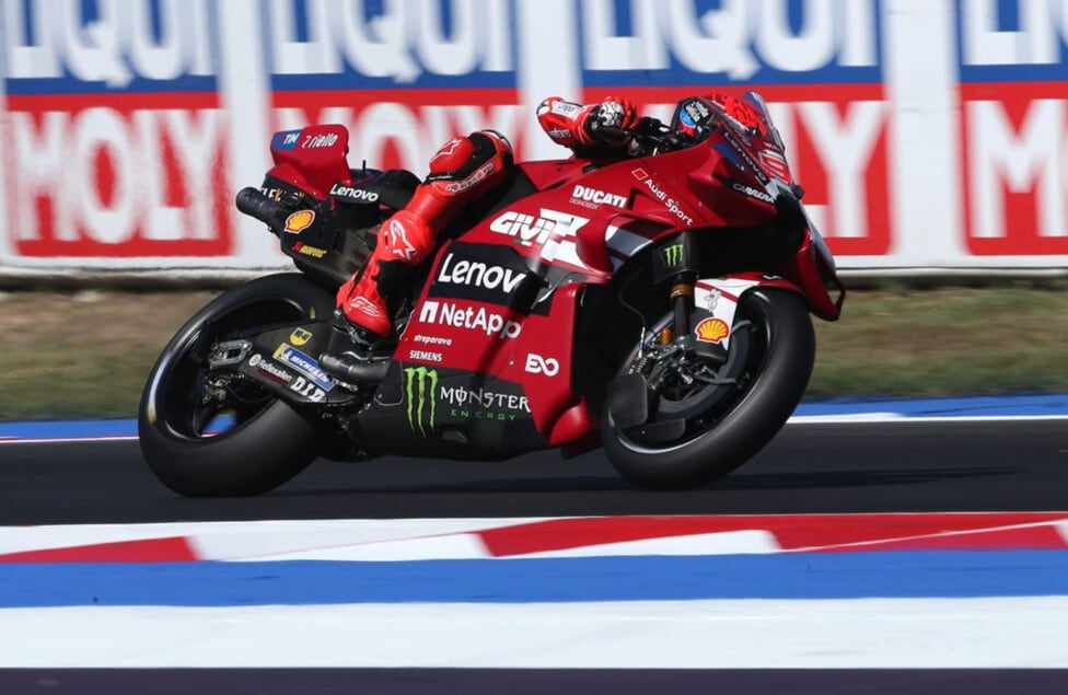 Márquez avisó en Misano: fue el más rápido de la primera práctica y Martín quedó octavo