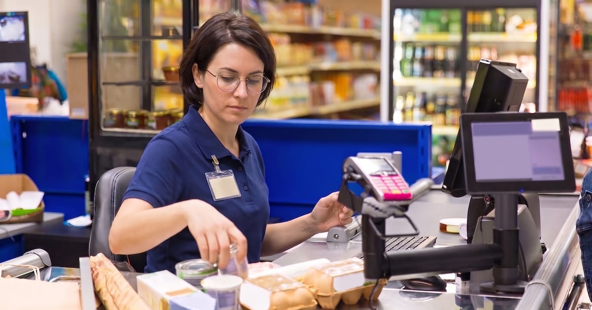 Cajeros de supermercado: el sueldo de septiembre cierra la paritaria corta y deja al básico casi igual a la inflación