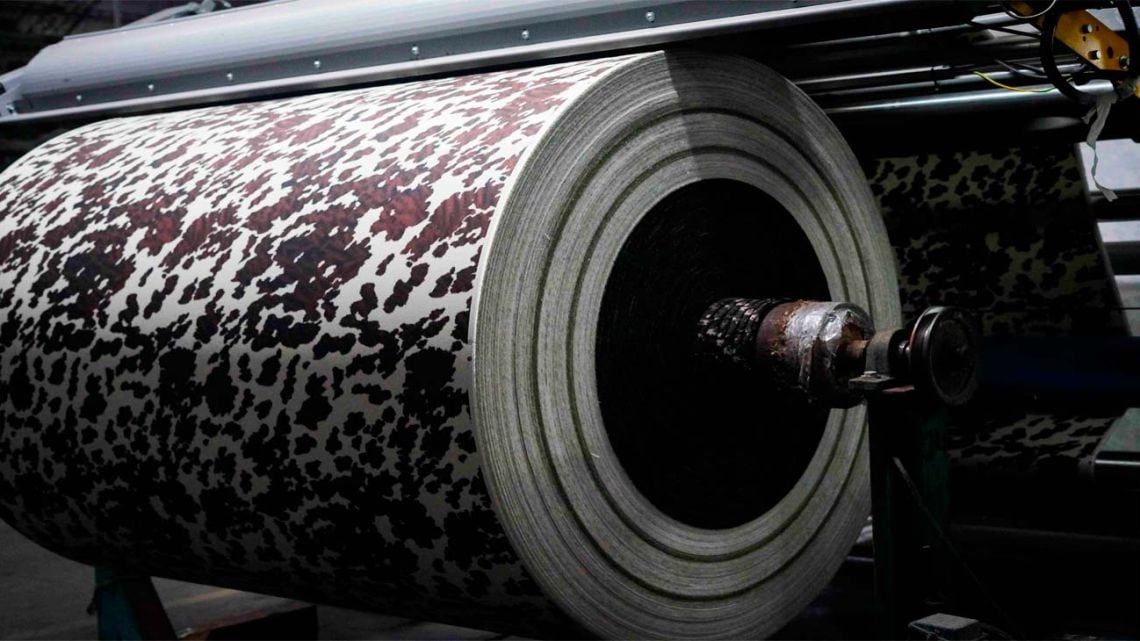 Siete de cada diez prendas que se venden en la Argentina ya vienen de afuera: la industria textil se derrumba
