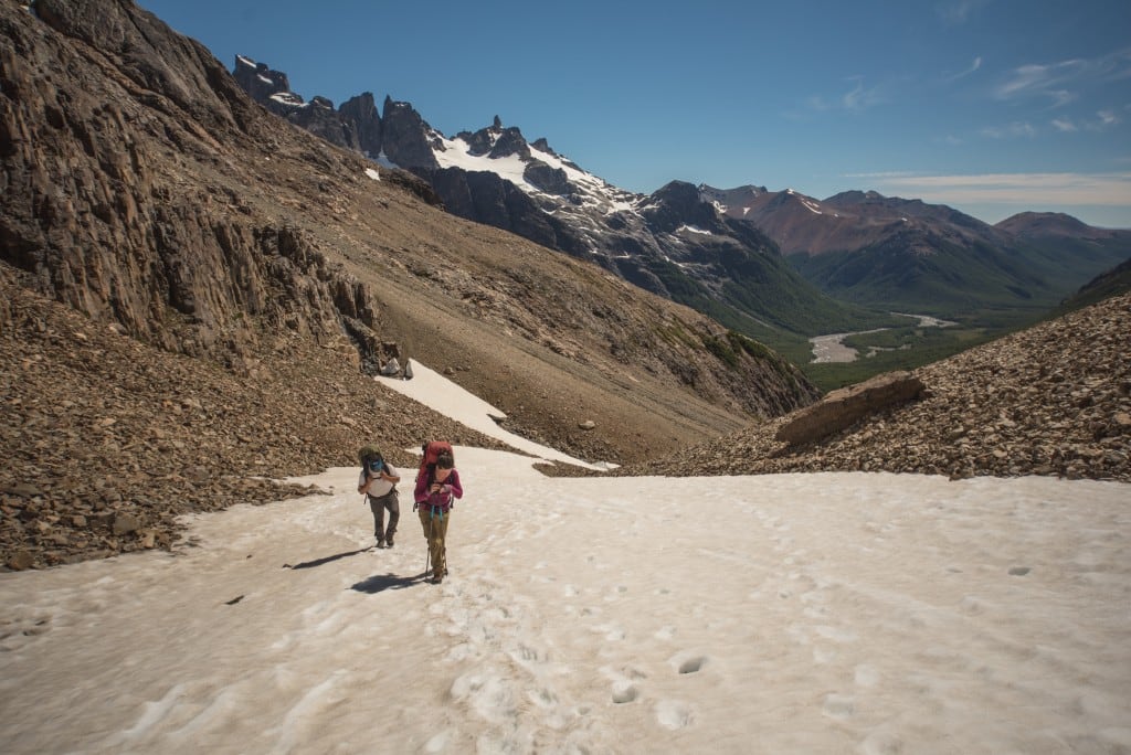Una docente de Neuquén convirtió su amor por los cerros en una profesión: ahora guía caminatas y combina senderos con bicicletas