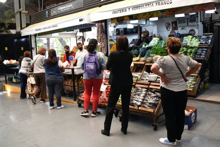 La inflación bajó al 1,7% en agosto, pero Argentina quedó como el segundo país más caro de la región