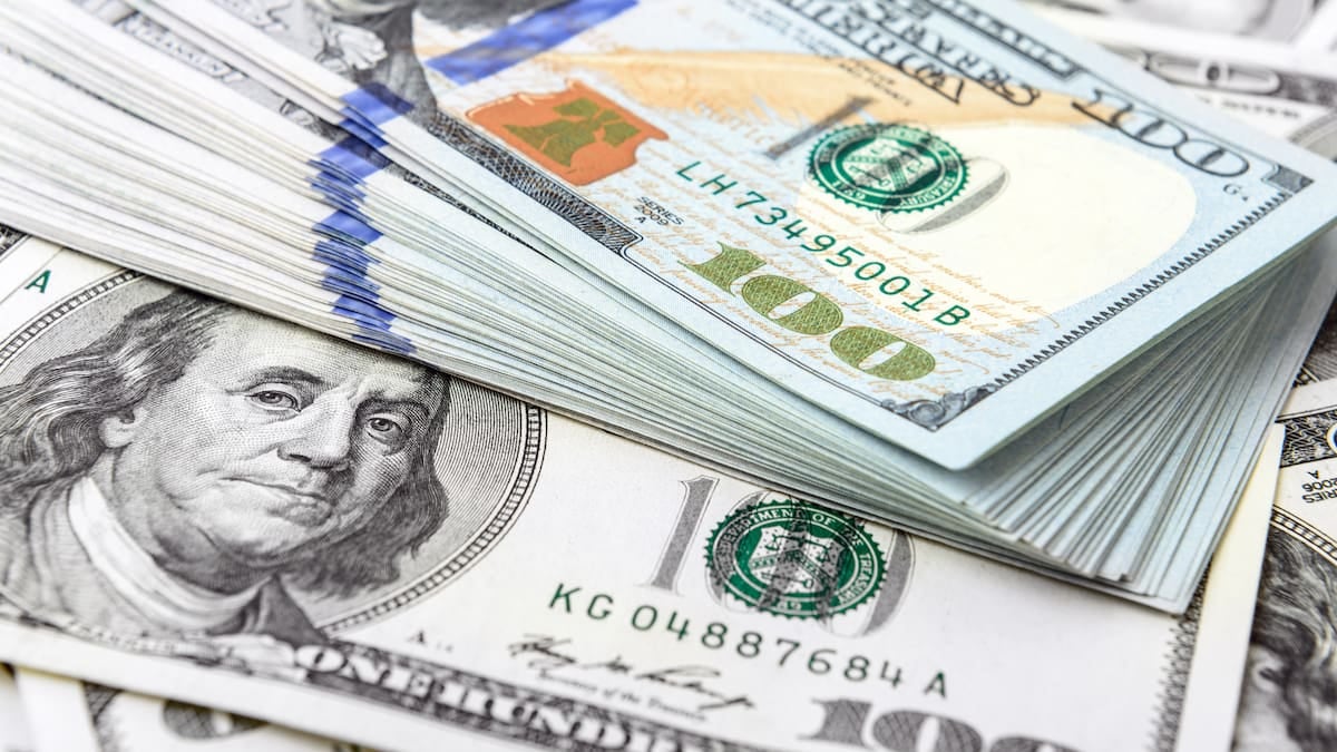 Dólar planchado en la apertura y brecha de apenas el 1%: la moneda que no se mueve mientras los servicios siguen subiendo