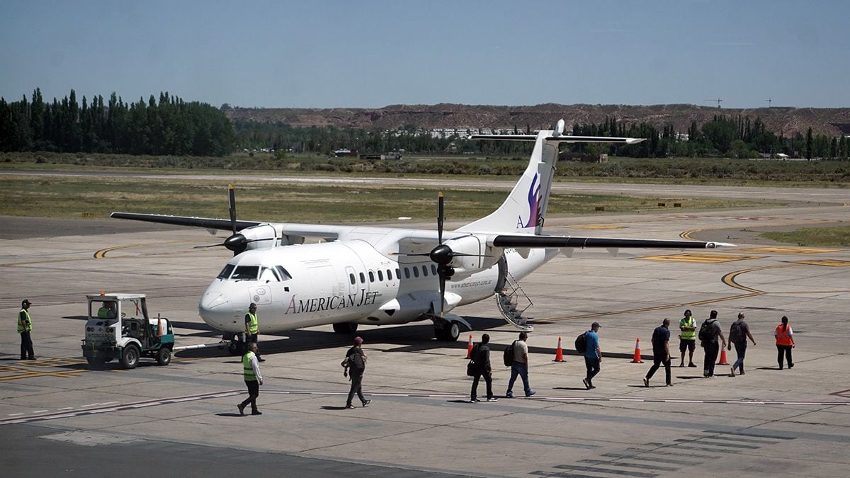Una línea aérea neuquina vuelve a surcar el cielo del norte y del sur en viajes de cincuenta minutos