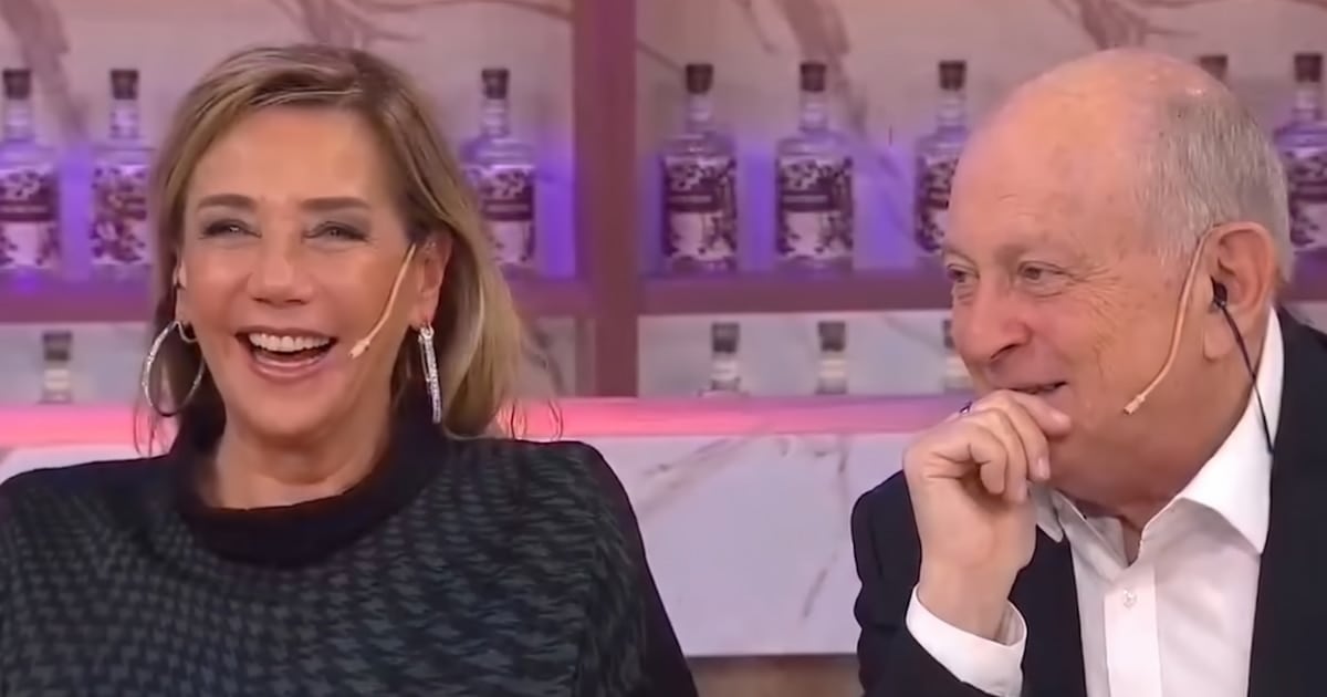 La despedida de Marcela Tinayre a Chiche Gelblung: un abrazo en blanco y negro que resume casi cuarenta años de oficio compartido