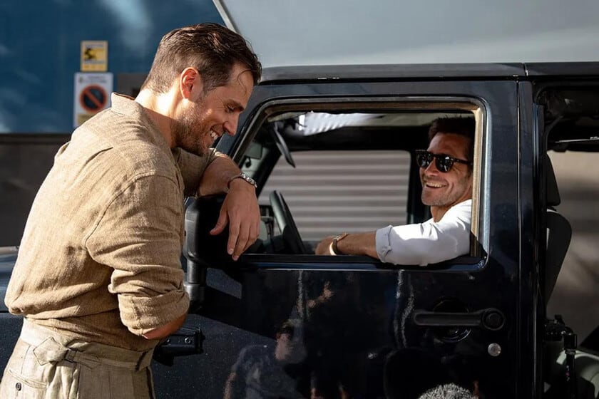 Henry Cavill y Jake Gyllenhaal se cruzan en la nueva apuesta de Guy Ritchie, rodada entre volcanes y playas canarias