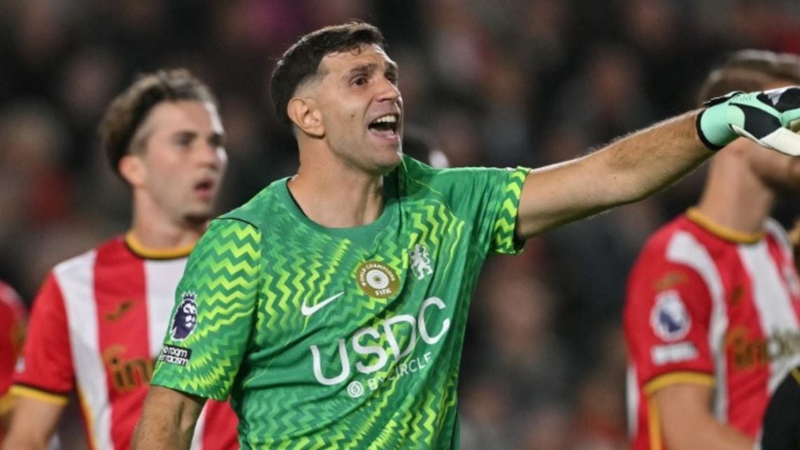 Chelsea se desangra atrás y Martínez se come otra goleada: 3-0 de Brentford en Londres