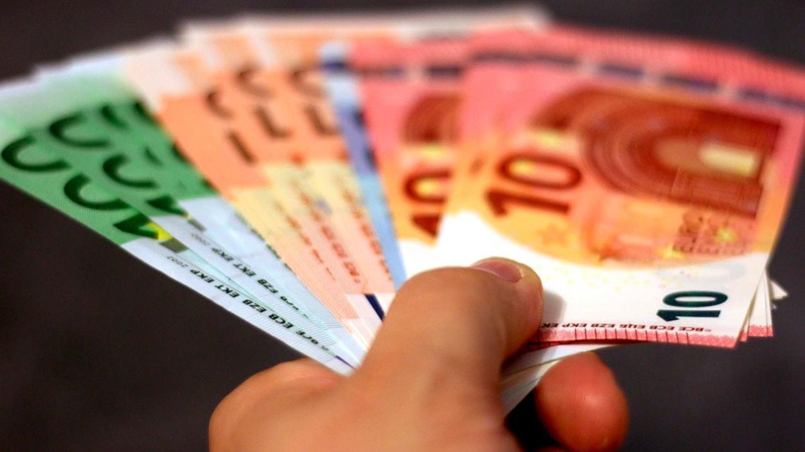 El euro blue estiró la brecha y se aleja otros seis pesos del oficial en una rueda quieta para el resto de las cotizaciones
