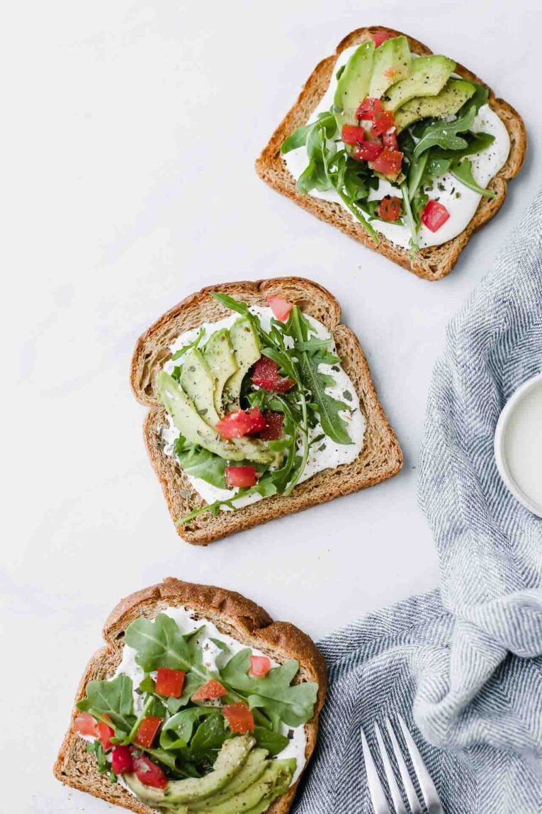 Palta sobre pan tostado: cinco caminos para salir de la receta clásica sin complicarse en la cocina