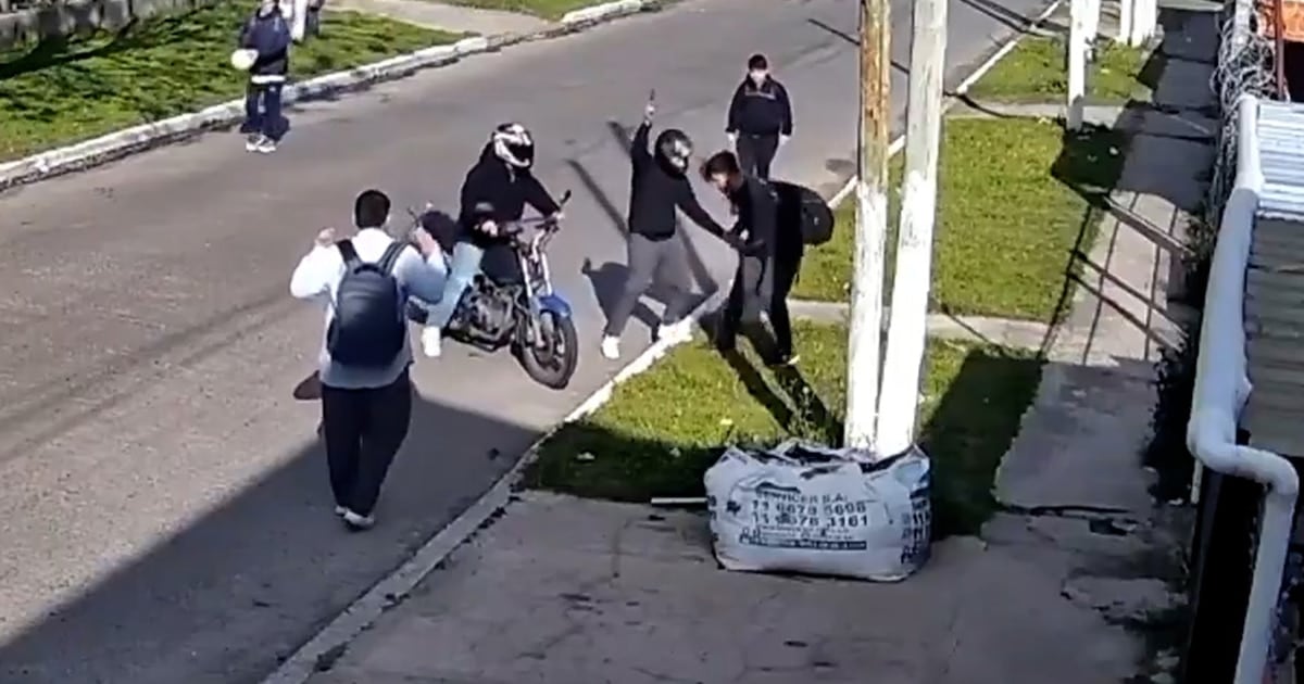 Asalto a jóvenes con autismo en González Catán: el fiscal Garate busca identificar a los dos motochorros