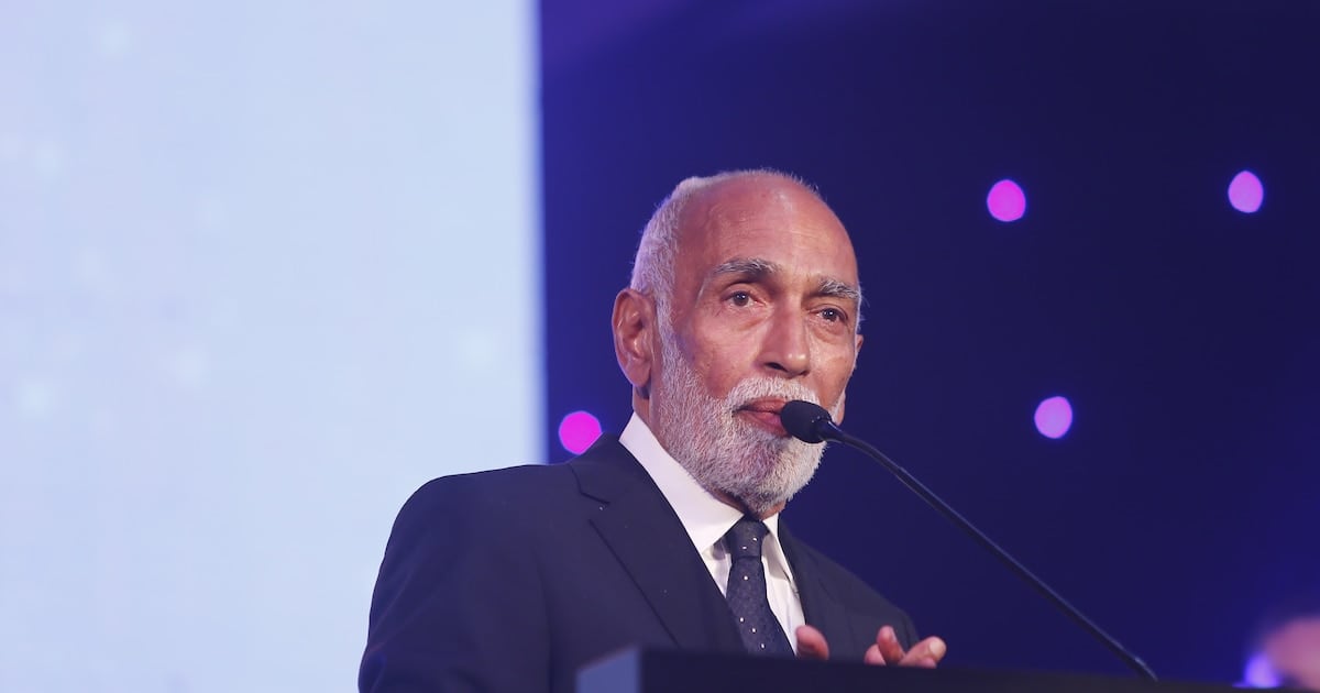 Adiós al Negro González Oro: se fue la voz de las madrugadas en la radio argentina