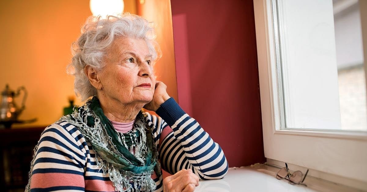La soledad pesa más que el aislamiento: un estudio marca la diferencia y le pone número a los años que se pierden