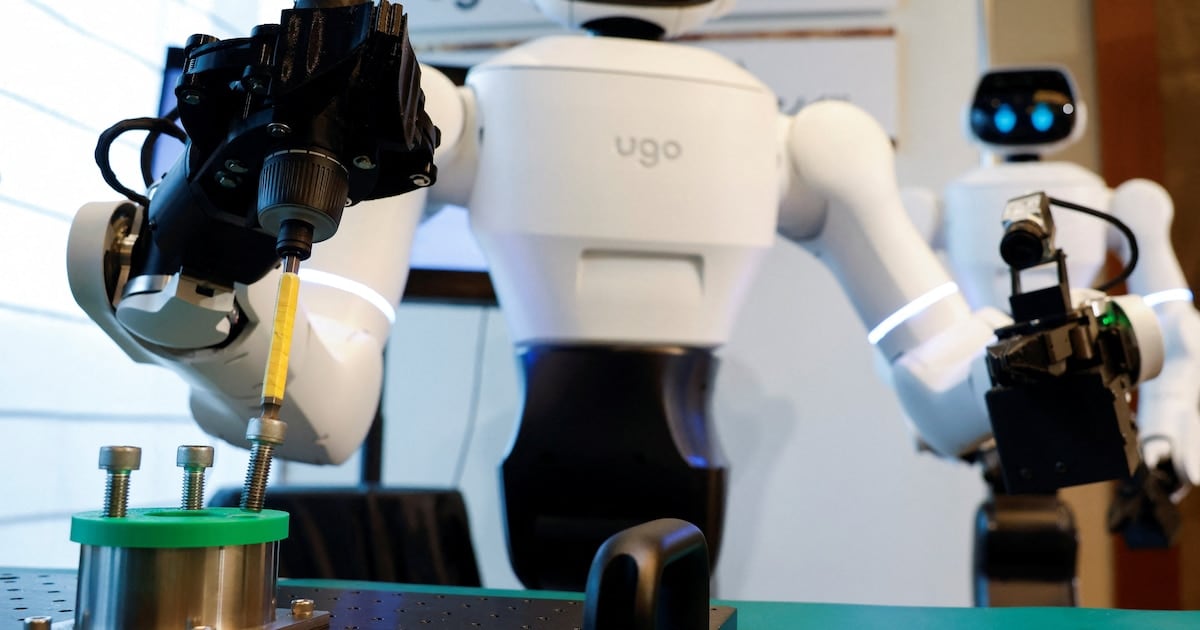 Nagoya probó un robot humanoide en un hospital y ya piensa en replicarlo en fábricas y oficinas