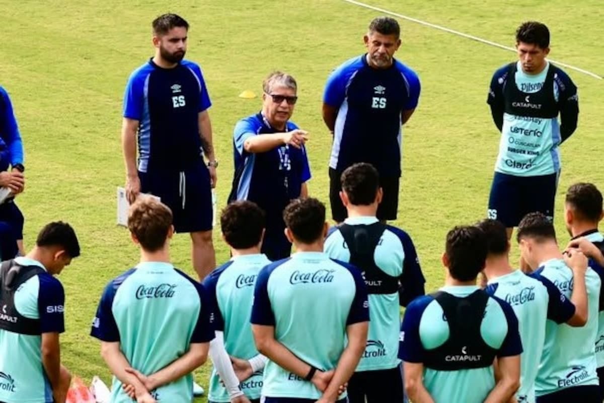Seis goles y un técnico que pide irse: El Salvador, entre la depresión deportiva y el capricho de seguir