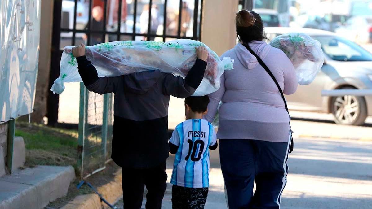 El Concentrador neuquino abre dos sábados seguidos y suma chivito del norte y trucha patagónica a su oferta