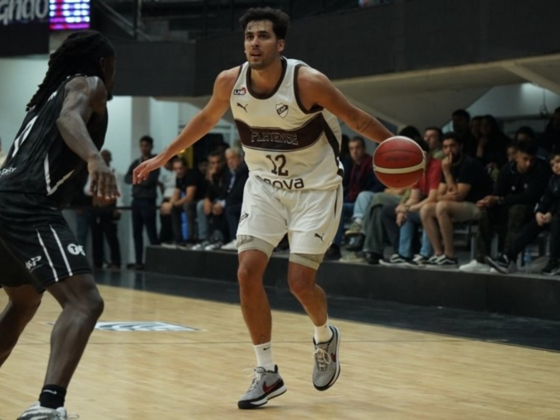 Platense pasó el calor de Santiago y se trajo un triunfo en el debut