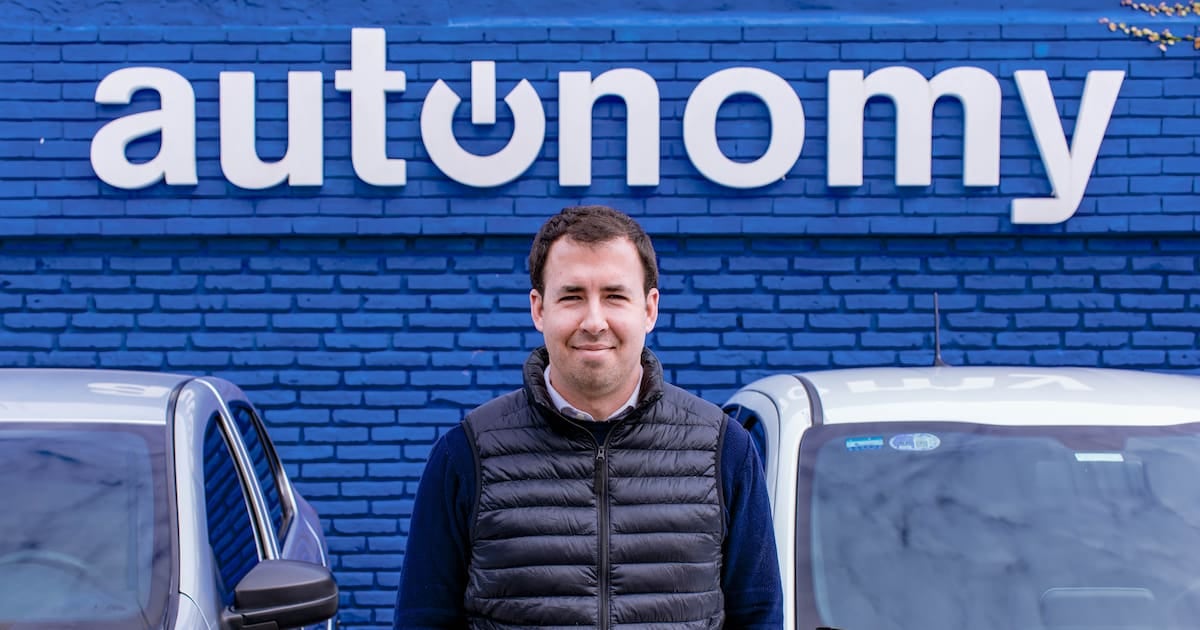 Autonomy mete 1.500 autos en la calle y ya tiene a 15.000 choferes esperando una unidad