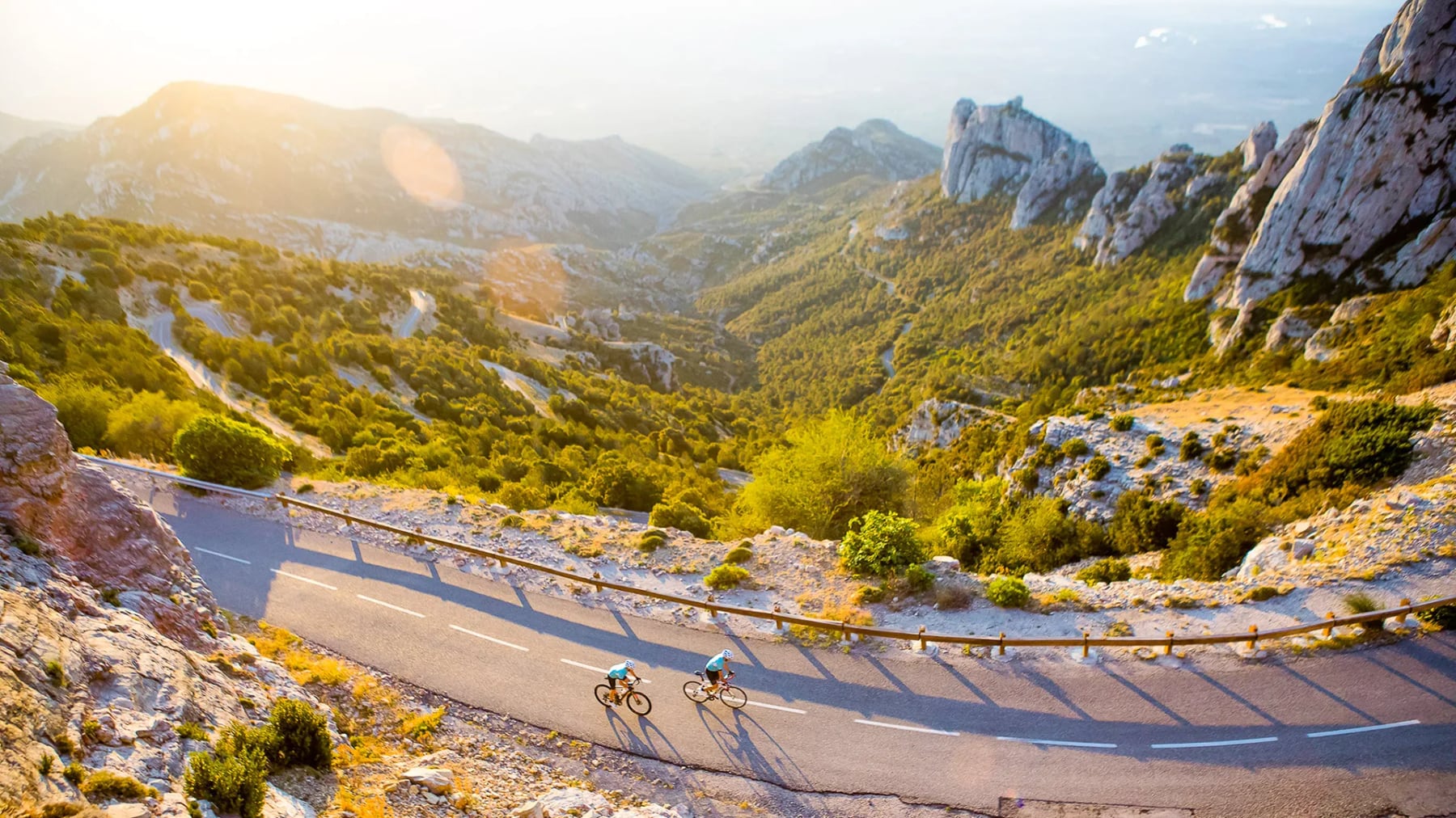 El Grand Tour de Cataluña propone una vuelta de 2.000 kilómetros en auto con cinco tramos y paradas a elección