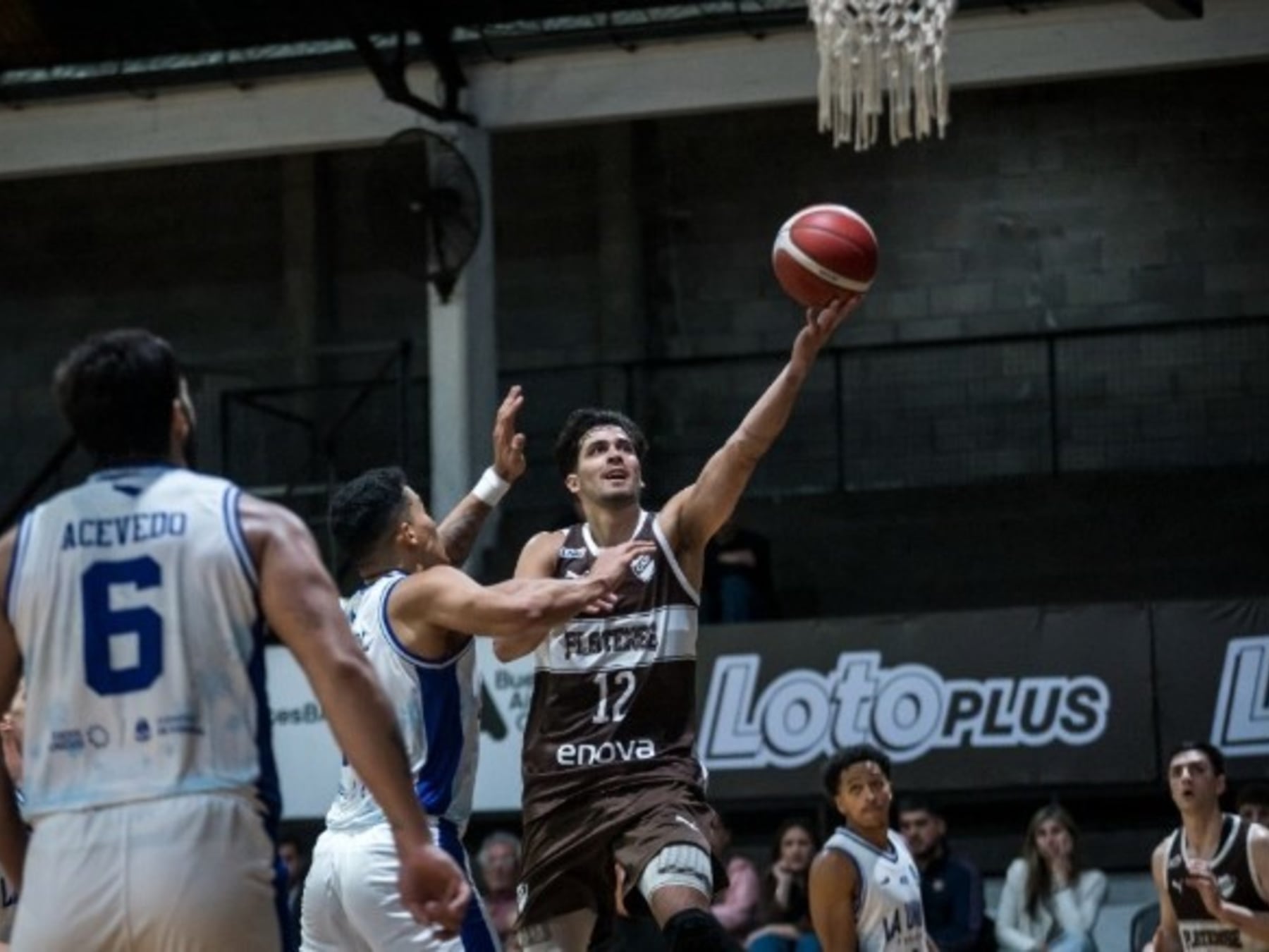 La Unión de Formosa se sacó la mufa en Vicente López y se llevó un partidazo por 90 a 86