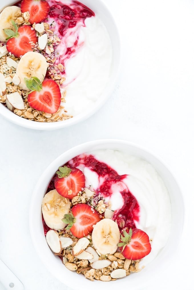 Yogur griego y salud del hígado: qué aporta realmente a la alimentación diaria