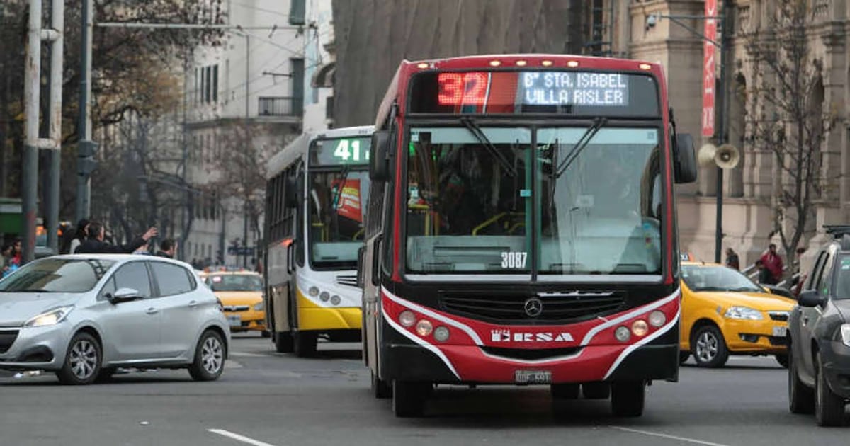 El boleto de colectivo en Pinamar sale 4,3 veces más caro que en el AMBA nacional