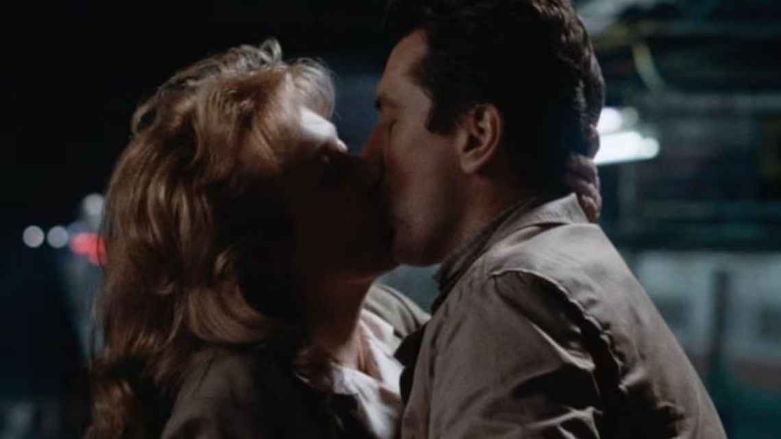 Cuando el amor aparece en el vagón de las seis: un clásico setentoso que vuelve a las salas porteñas