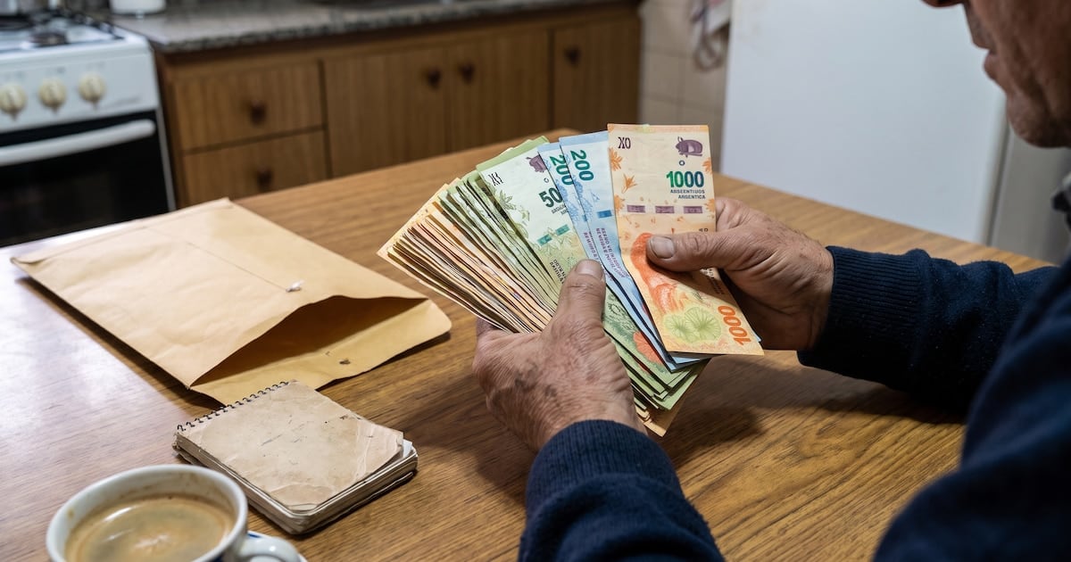 La deuda de las familias roza los 102 billones de pesos y la mora ya alcanza a uno de cada cuatro deudores