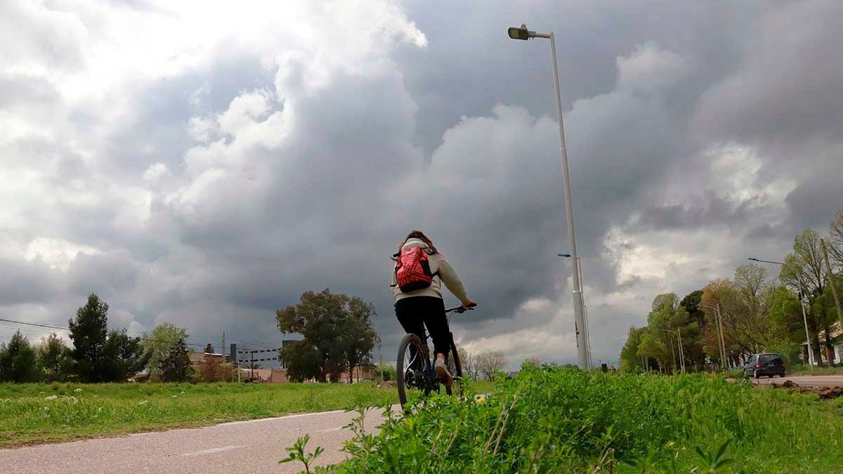 Semana bajo techo: Neuquén se prepara para un fin de semana pasado por agua y viento