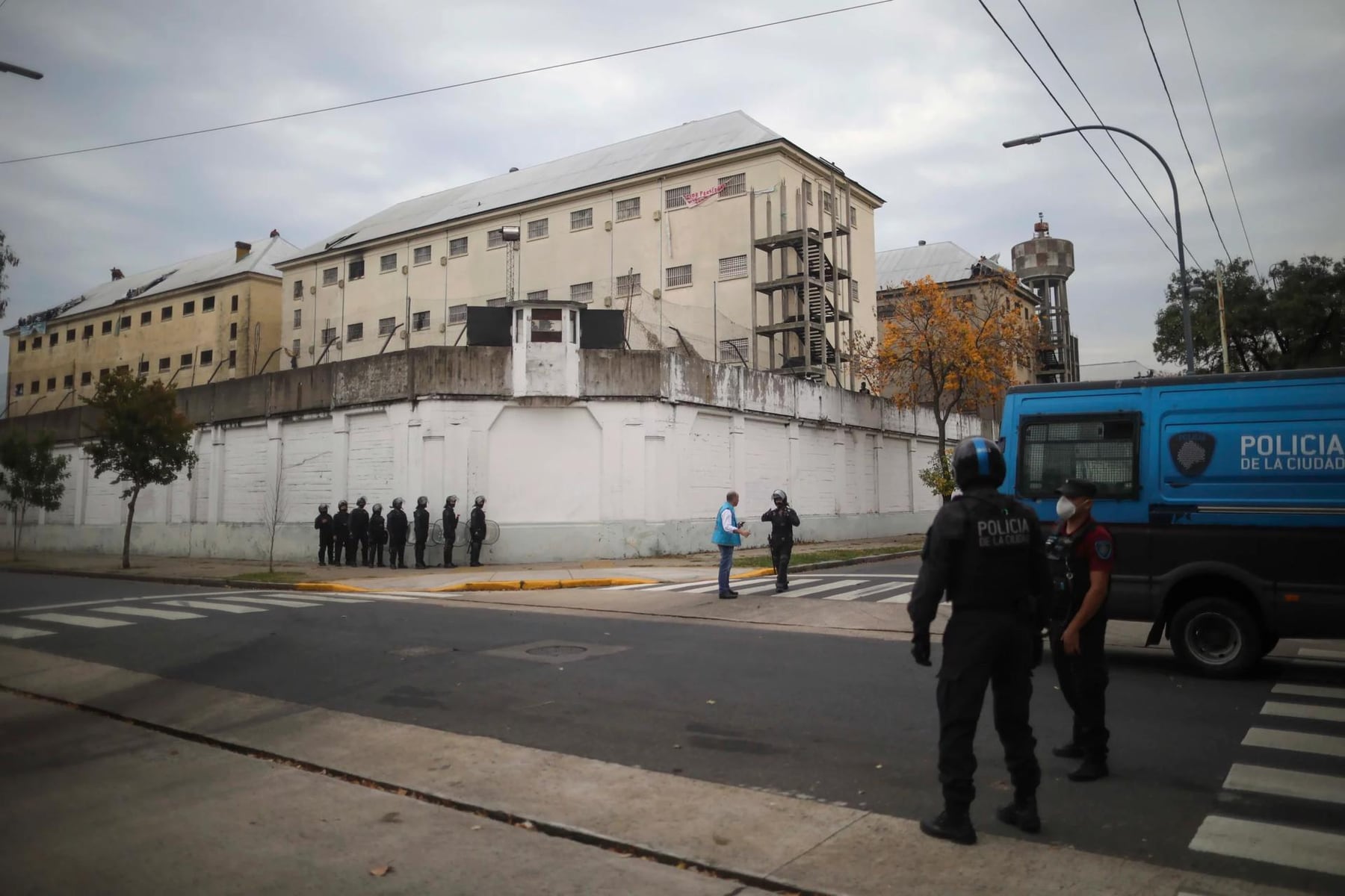 Devoto se vacía: ya mudaron al 60 por ciento de los internos y crecen las quejas por las pertenencias