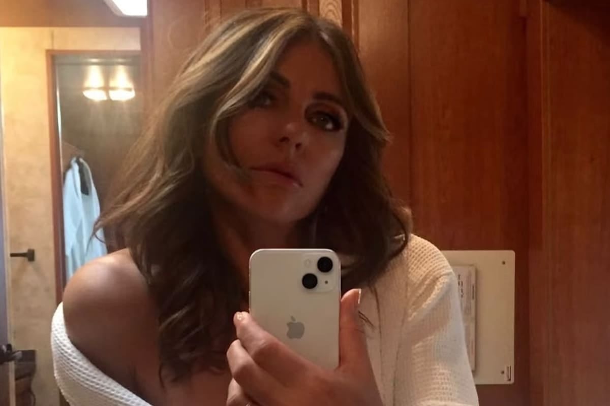 El Día 1 de Elizabeth Hurley en el set que desató las apuestas por un anillo y reavivó el romance con Billy Ray Cyrus
