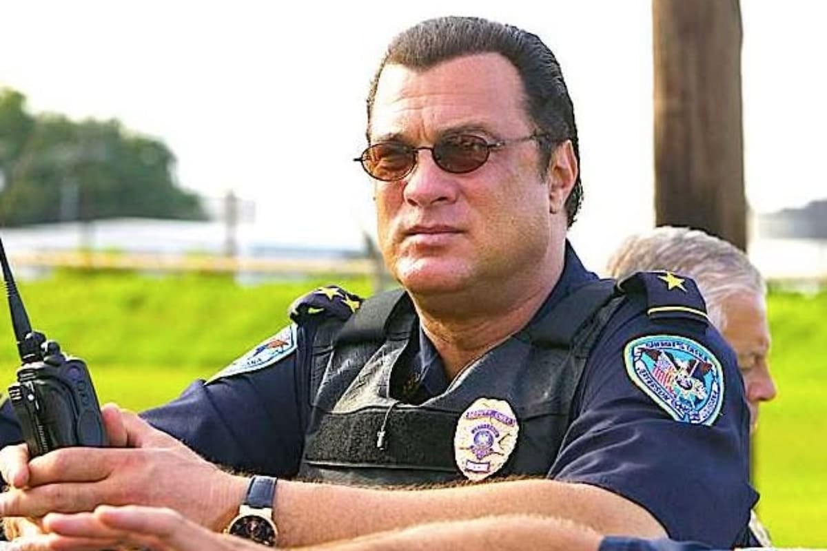 Seagal dejó la pantalla grande y se calzó la placa: hoy patrulla la frontera de Texas con el Aikido bajo el brazo