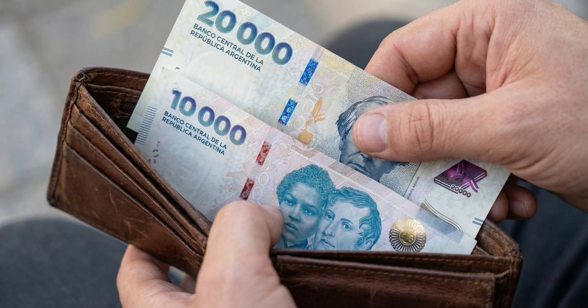 Siete de cada diez argentinos ven la economía en negro y ya se preparan para apretarse el cinturón