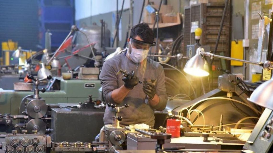 Más de cuatro de cada diez puntos de capacidad industrial siguen apagados en el país
