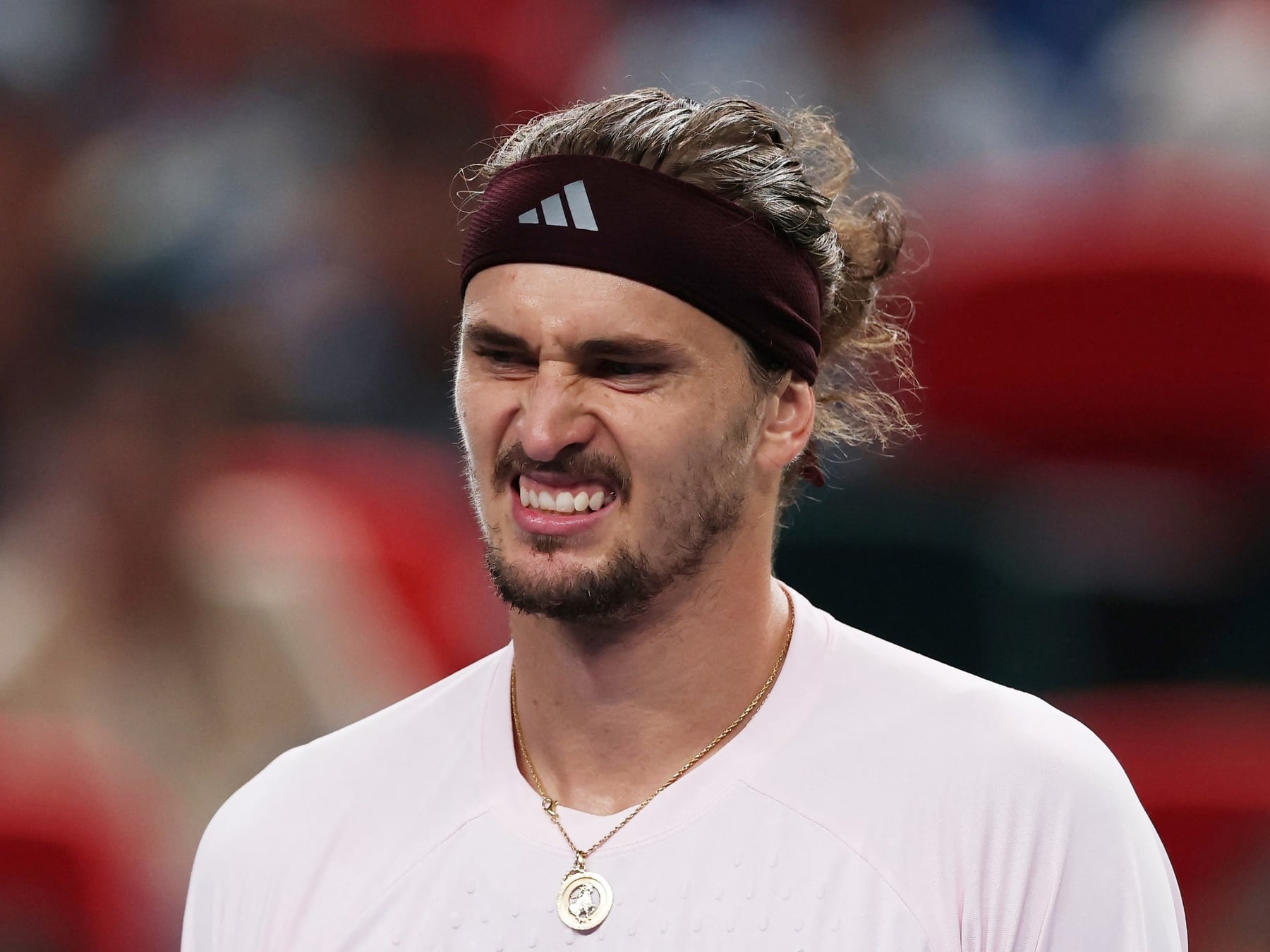 Zverev se quedó sin pilas en Shanghái y se viene una final toda española