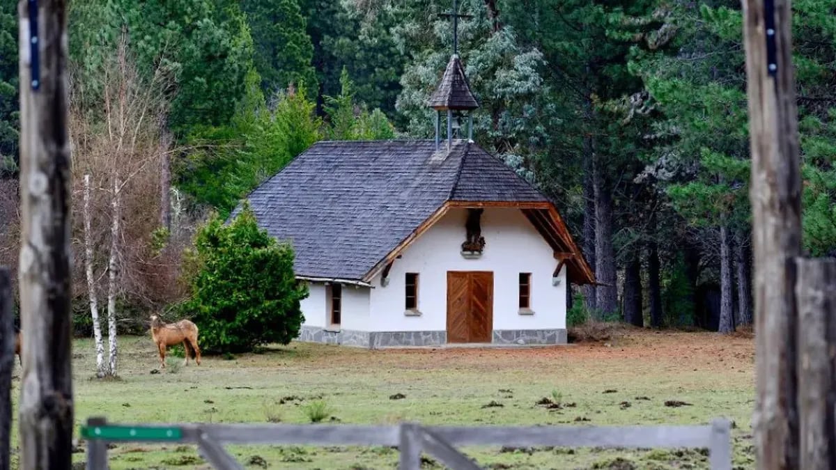 La Capilla San Jorge, el rincón alpino que sobrevive entre las lengas de Meliquina