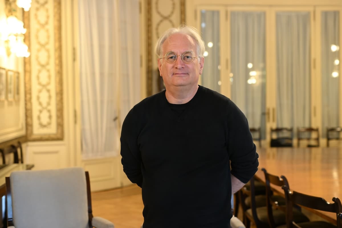 Wayne Holmes: "La inteligencia artificial no reemplaza a un maestro, y cuando lo intenta agranda la brecha"