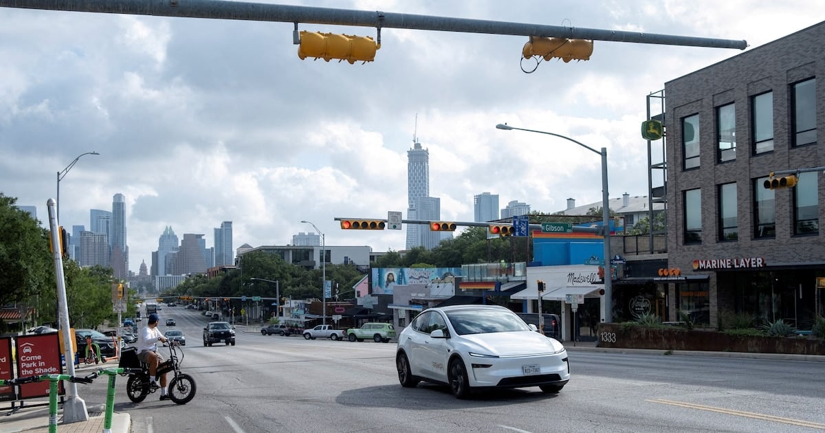Robotaxis sin ley nacional: cuatro ciudades de Estados Unidos arman sus propias reglas para los autos sin conductor