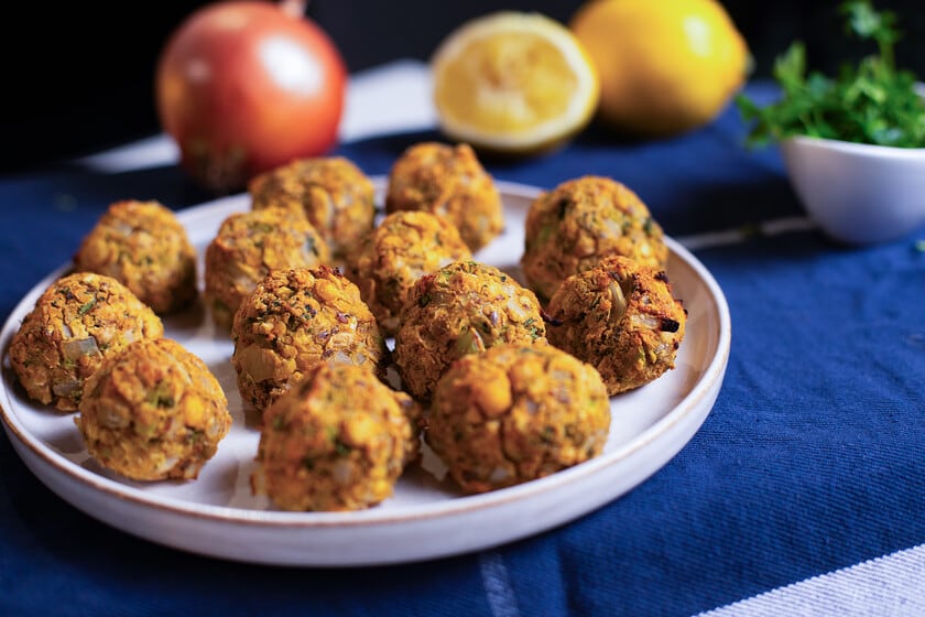Bolitas veganas de garbanzos y brócoli: una receta fácil para la cena