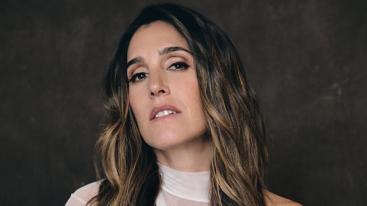 Soledad Pastorutti mira hacia atrás sin soltar lo que viene